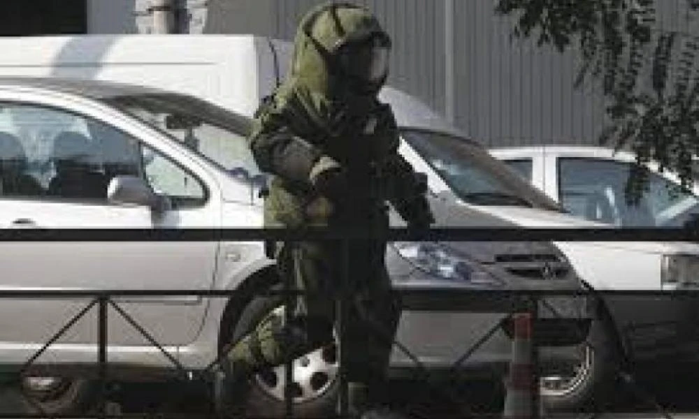 Συναγερμός στο Κερατσίνι: Χειροβομβίδες εντοπίστηκαν σε τσαντάκι μετά από καταδίωξη - Άνδρες του Τ.Ε.Ε.Μ. στο σημείο